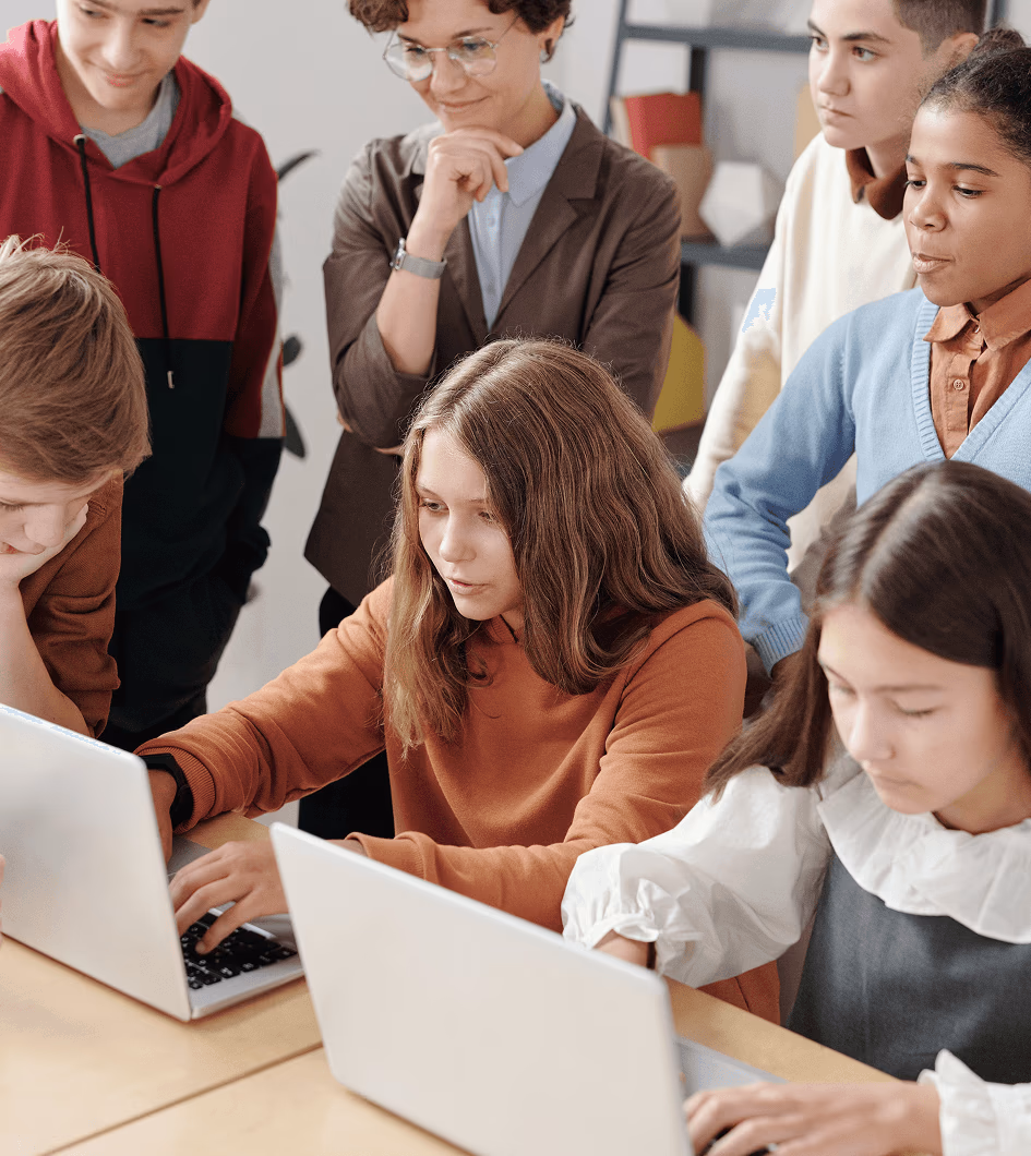 Education case study by Carril Agency: How Carril Agency migrated Stree Education from a broken WordPress setup to a stable, scalable Webflow platform